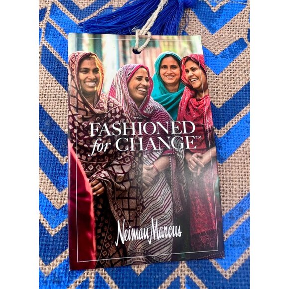 Neiman Marcus Fashioned For Change Clutch/Makeup Bag Set Blue & Pink Chevron - Picture 3 of 9